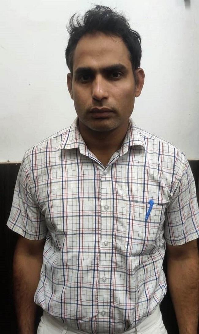 आरोपी शिक्षक