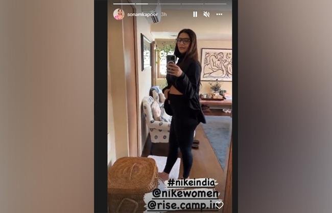 सोनम कपूर ने फ्लॉन्ट किया बेली फैट