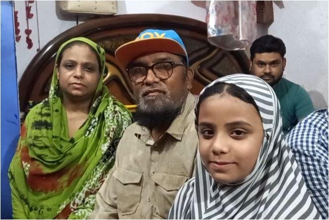 परिवार के साथ नसीम अहमद.