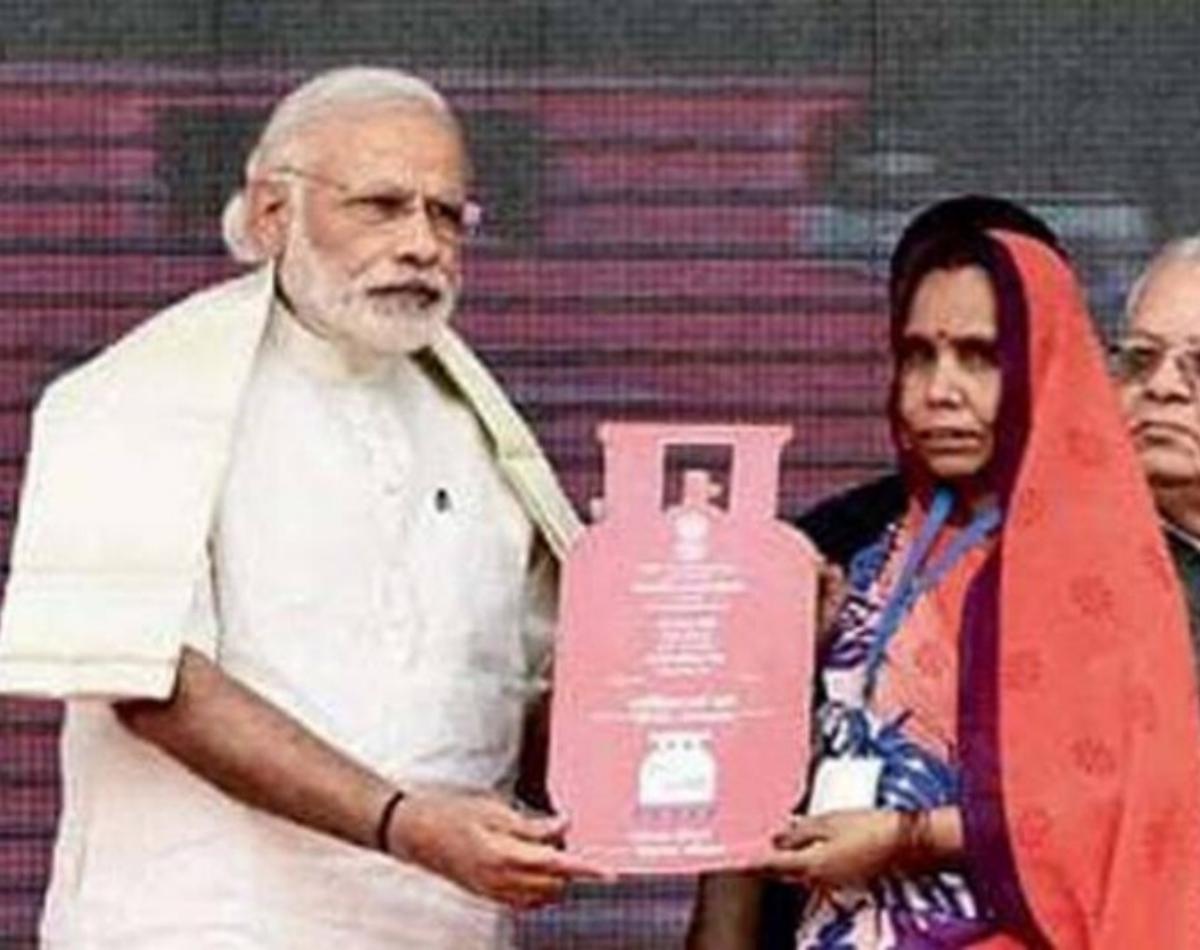 महिलाओं को धुएं से आजादी