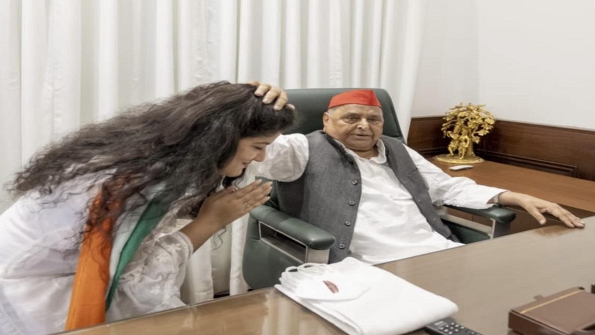 चाहत मल्होत्रा