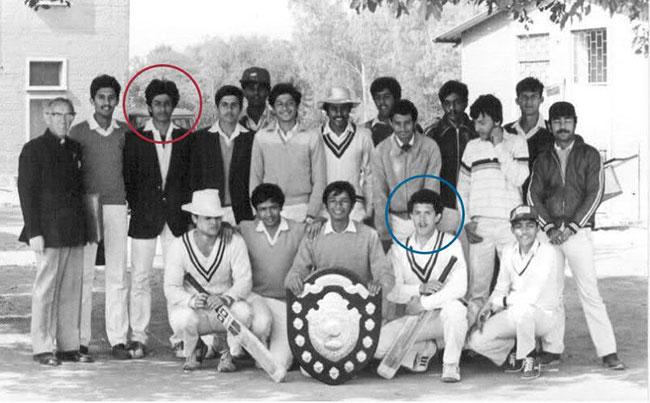 अपनी कॉलेज टीम के साथ शाहरुख खान (Credit: Shah Rukh Khan Official)