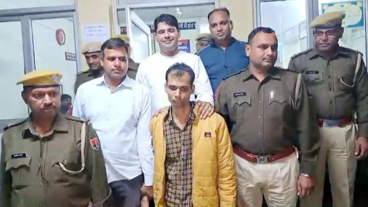 पत्नी की हत्या के आरोप में मुकेश गिरफ्तार
