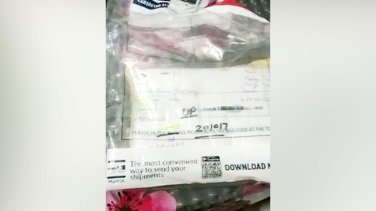 चोरी के बाद चोरों ने कुछ जेवर कोरियर की जरिए वापस लौटाया 