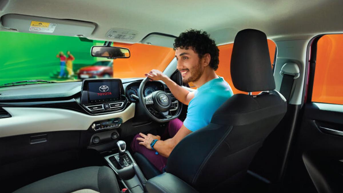 नई Toyota Glanza CNG का इंटीरियर.