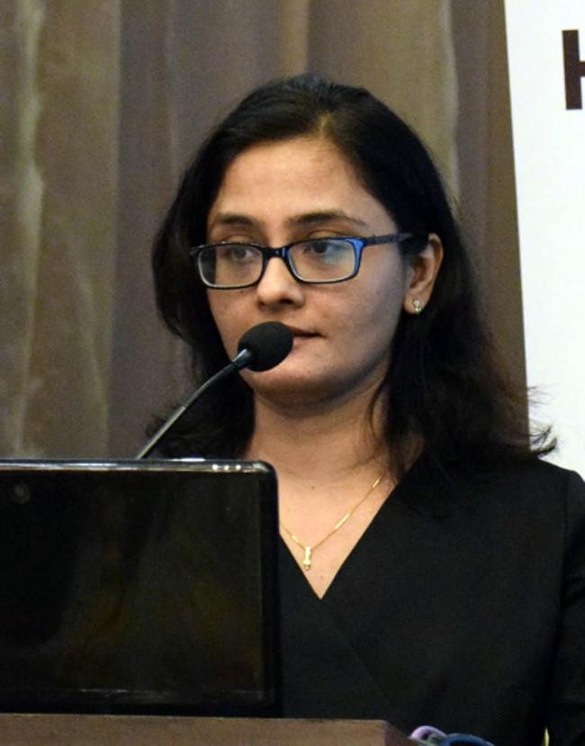 डॉ अपर्णा बिराजदार (M.D. Pulmonary Medicine)