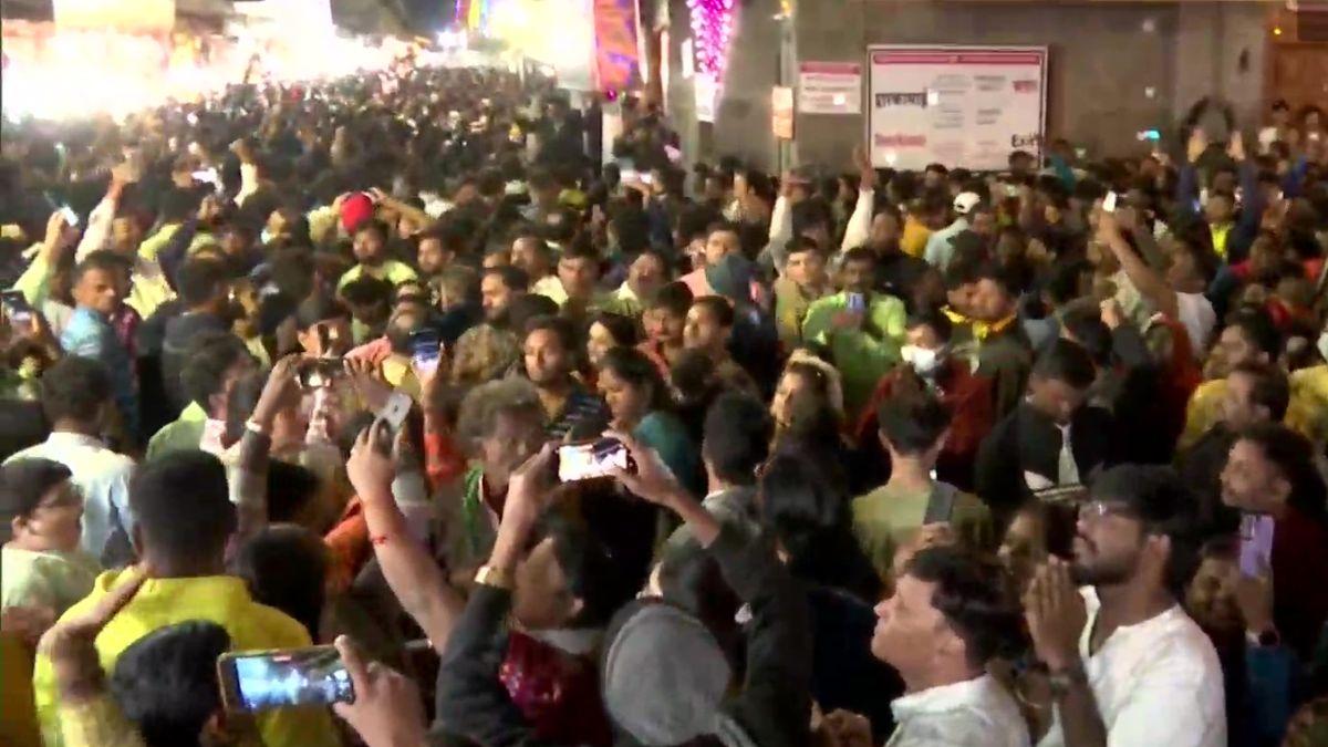 महाराष्ट्र में नए साल का जश्न (फोटो: ANI)