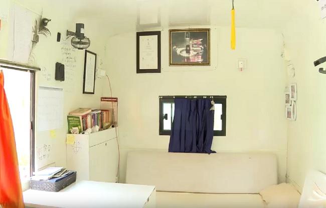 बस के अंदर मौजूद सुविधाएं.