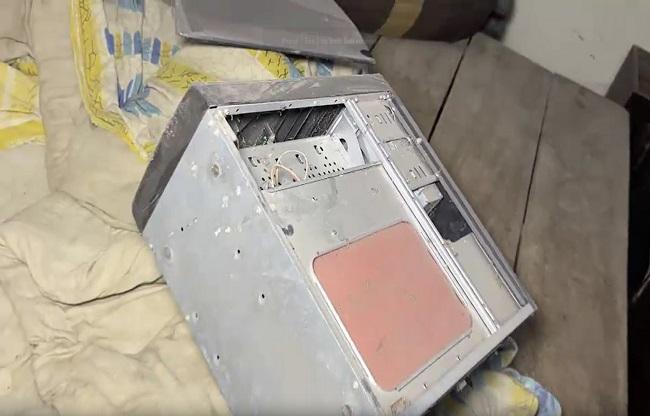 हारून के घर में पड़ा हुआ सीपीयू.