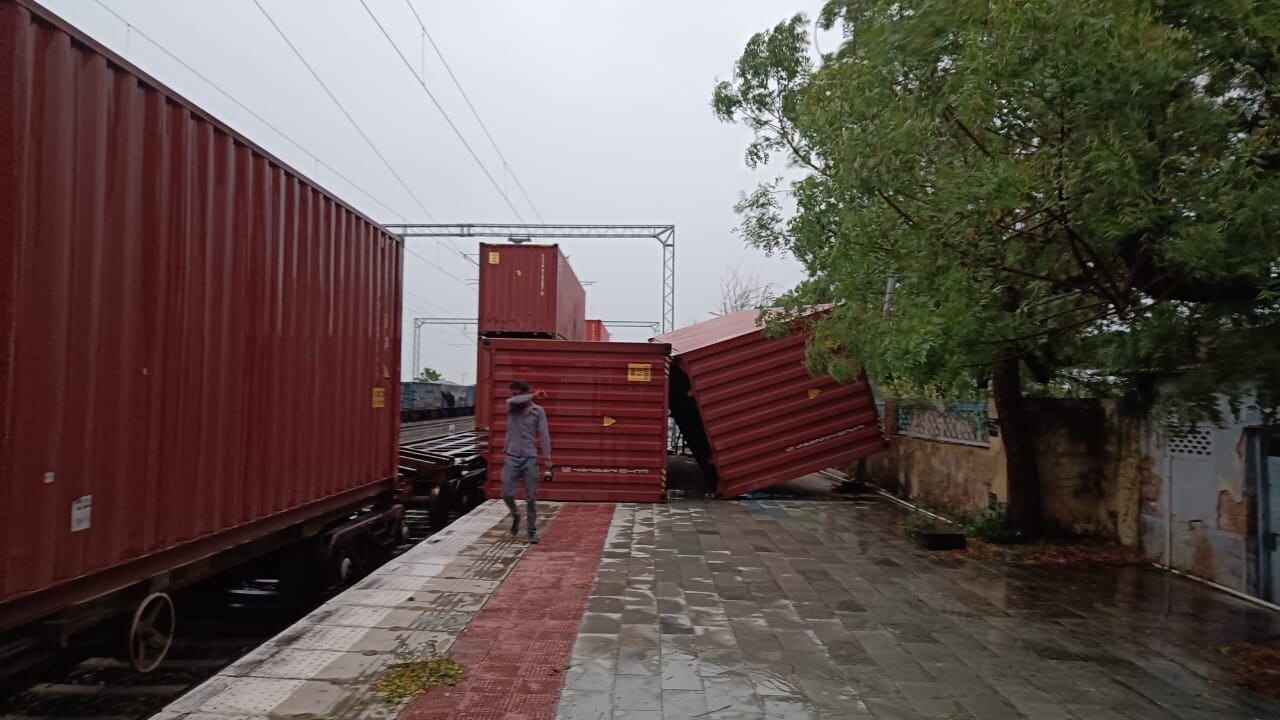 घटना के समय खाली था प्लेटफॉर्म