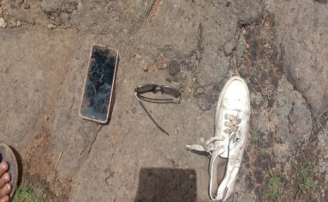 किले की तलहटी से मिला दर्शना का सामान.