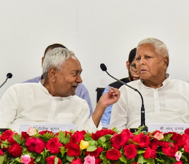 नीतीश कुमार और लालू यादव (फाइल फोटोः पीटीआई)