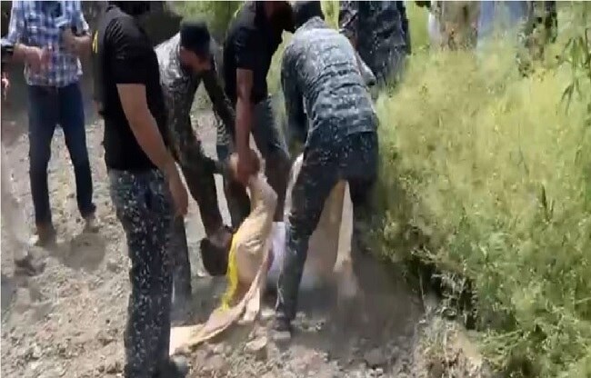 प्रदर्शनकारियों पर हुआ लाठीचार्ज.