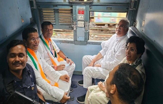 ट्रेन में सीएम भूपेश बघेल भी रहे मौजूद (Social Media).