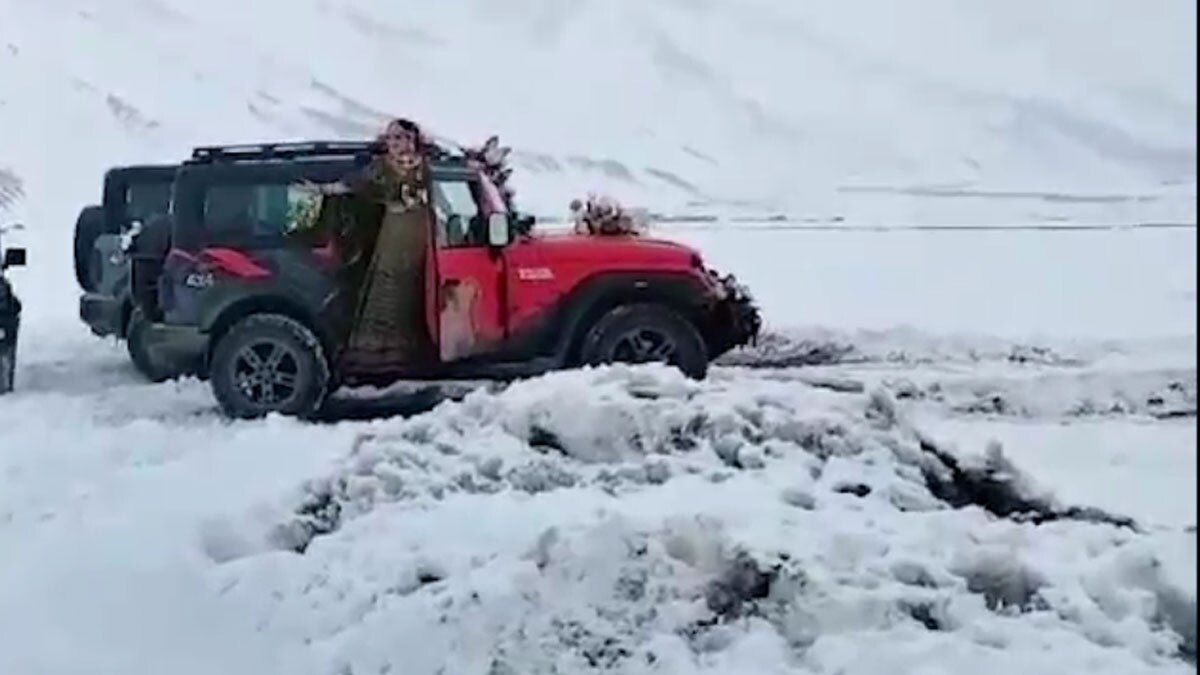 प्रेमिका की जिद पर समुद्रतल से 12 हजार फुट की ऊंचाई पर लगाया गया मंडप 