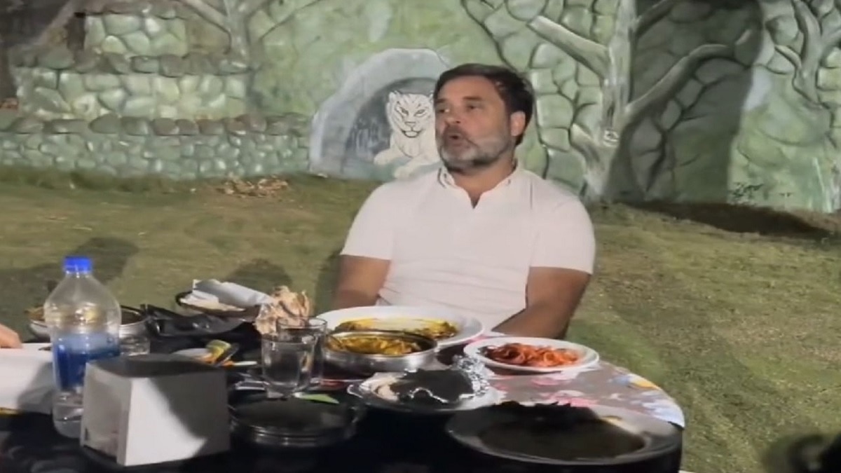 राहुल गांधी ने कांग्रेस नेताओं संग खाना खाया