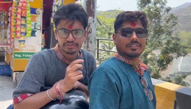 राजस्थान के बीकानेर जिले से बाबा केदारनाथ के दर्शन करने आए दो श्रद्धालु