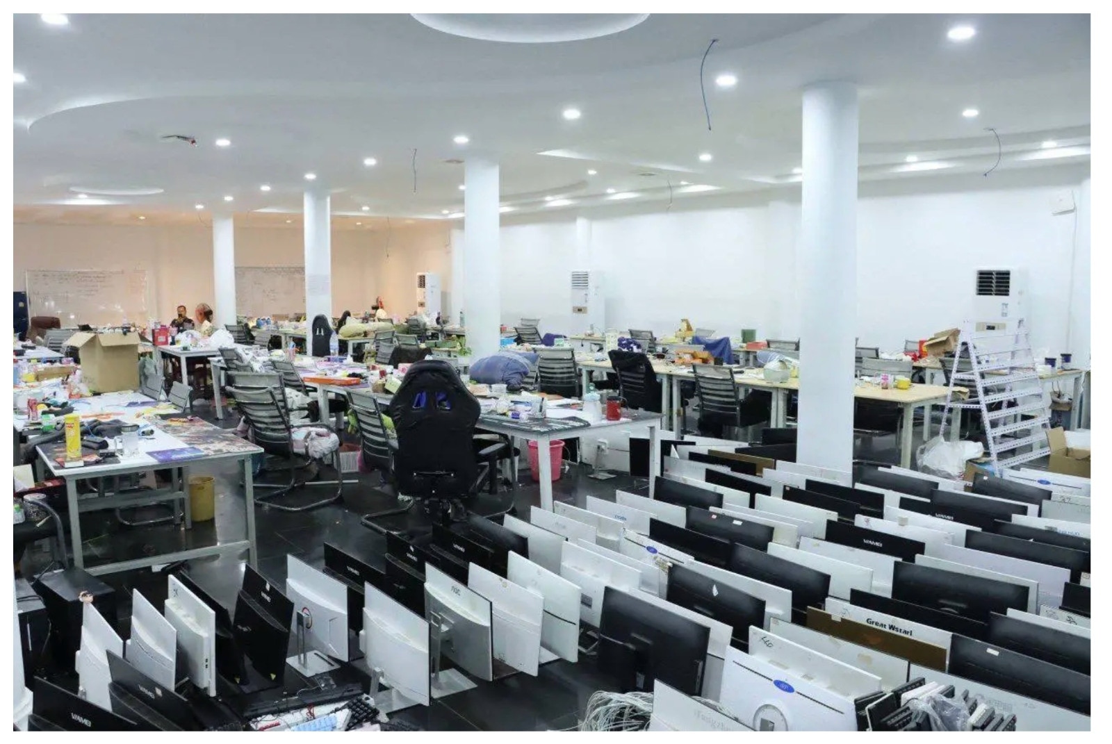 बीते 15 दिनों में साइबर ठगी के खिलाफ कंबोडिया पुलिस ने अभियान चलाया 