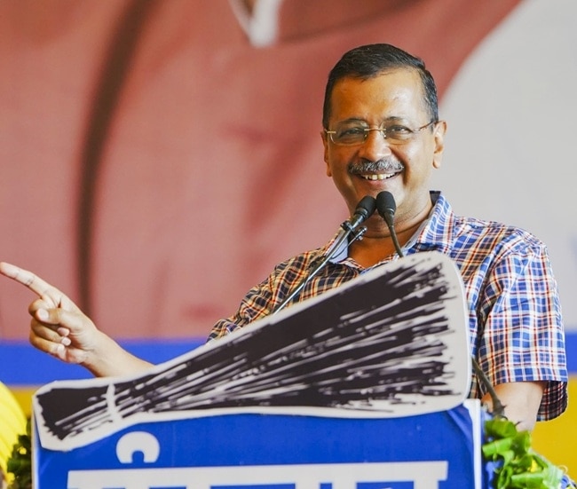 अरविंद केजरीवाल की आम आदमी पार्टी ने भी किया है अकेले चुनाव लड़ने का ऐलान (फोटोः PTI)