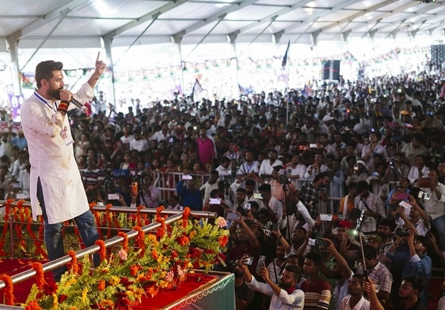 राजगीर में बहुजन भीम संकल्प समागम को संबोधित करते चिराग पासवान (फोटोः PTI)