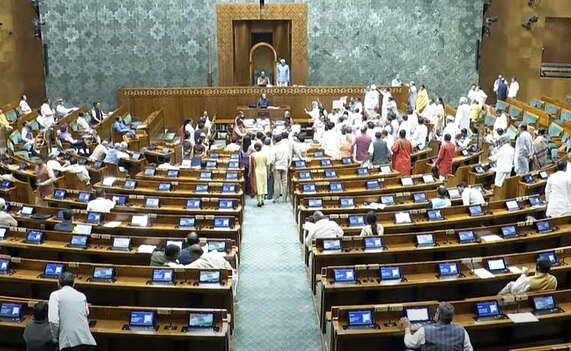लोकसभा में गतिरोध के कारण महज 37 घंटे ही हो सकी डिबेट (Photo: Screengrab)