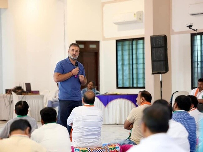 राहुल गांधी ने दिया जनता का दिल जीतने का मंत्र