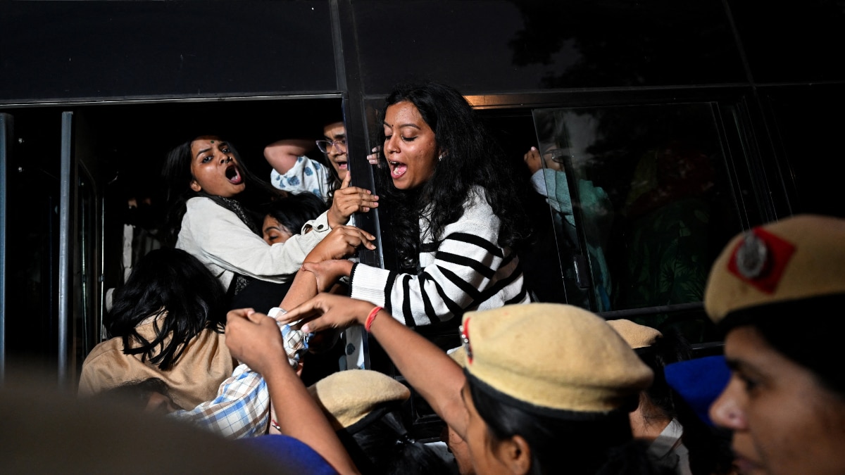 delhi india gate protests