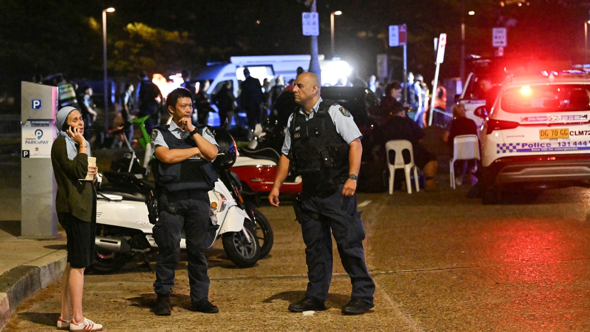बोंडी बीच इलाके में पुलिस (Photo: AFP)