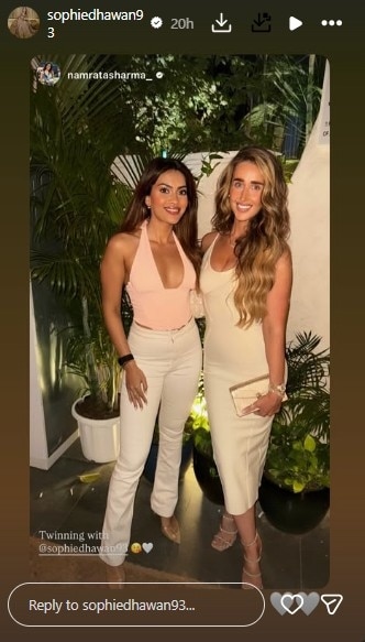 डिनर डेट पर सोफी शाइन