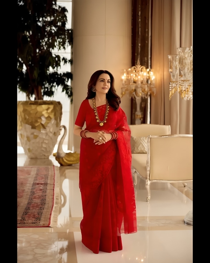 नीता अंबानी