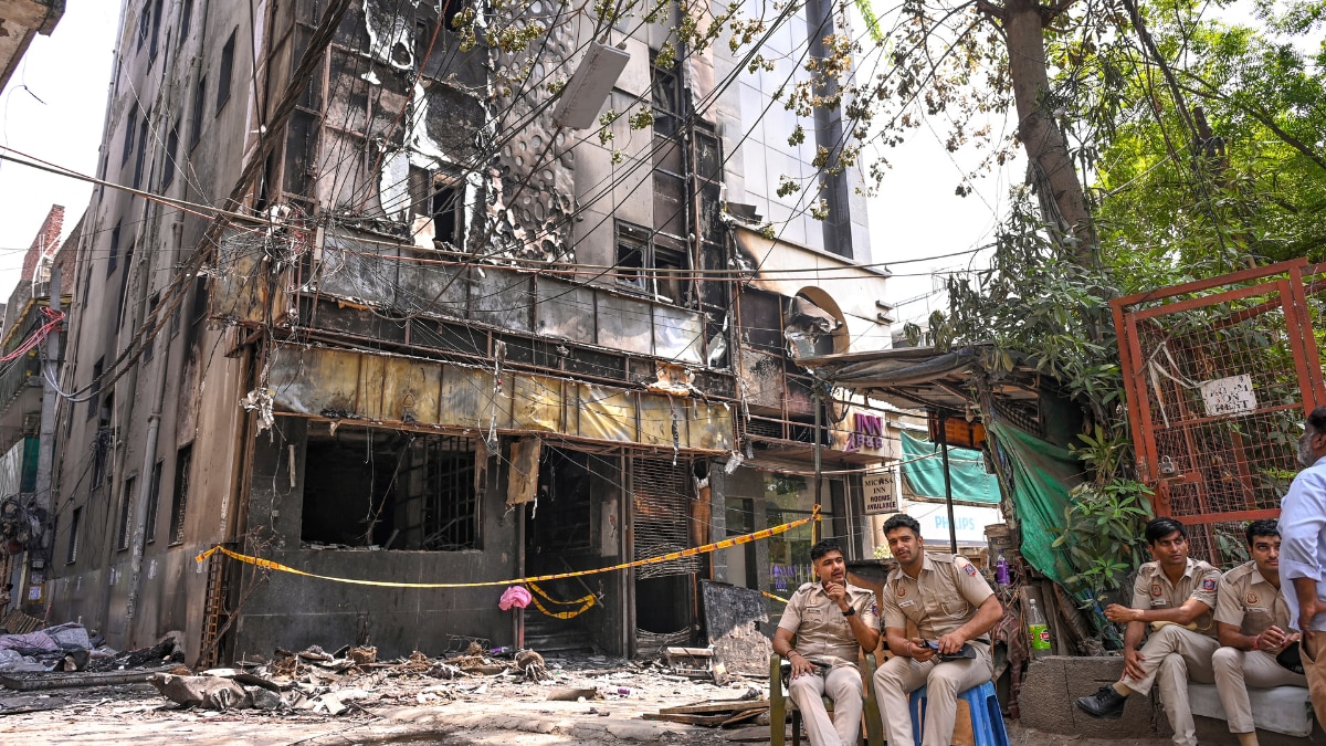 delhi fire
