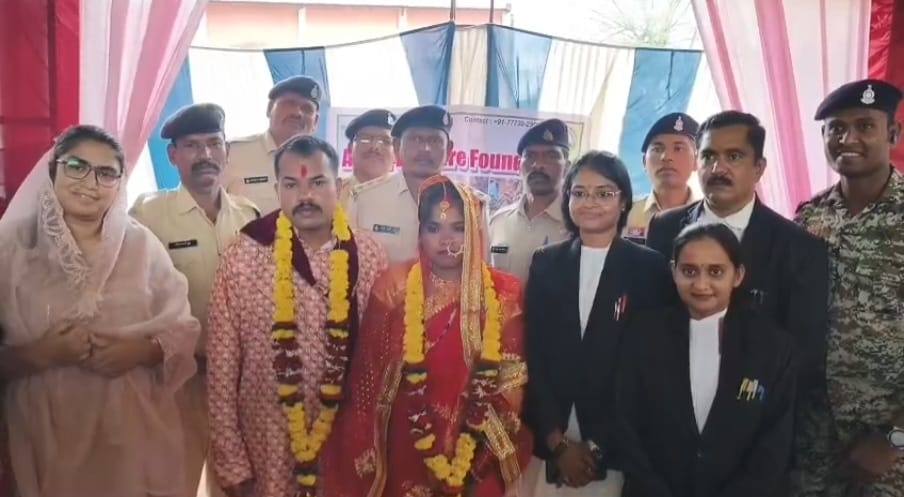 7 महीने जेल में रहने के बाद शिकायतकर्ता युवती के संग आरोपी ने लिए सात फेरे