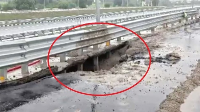 भारी बारिश से धंस गई थी सड़क