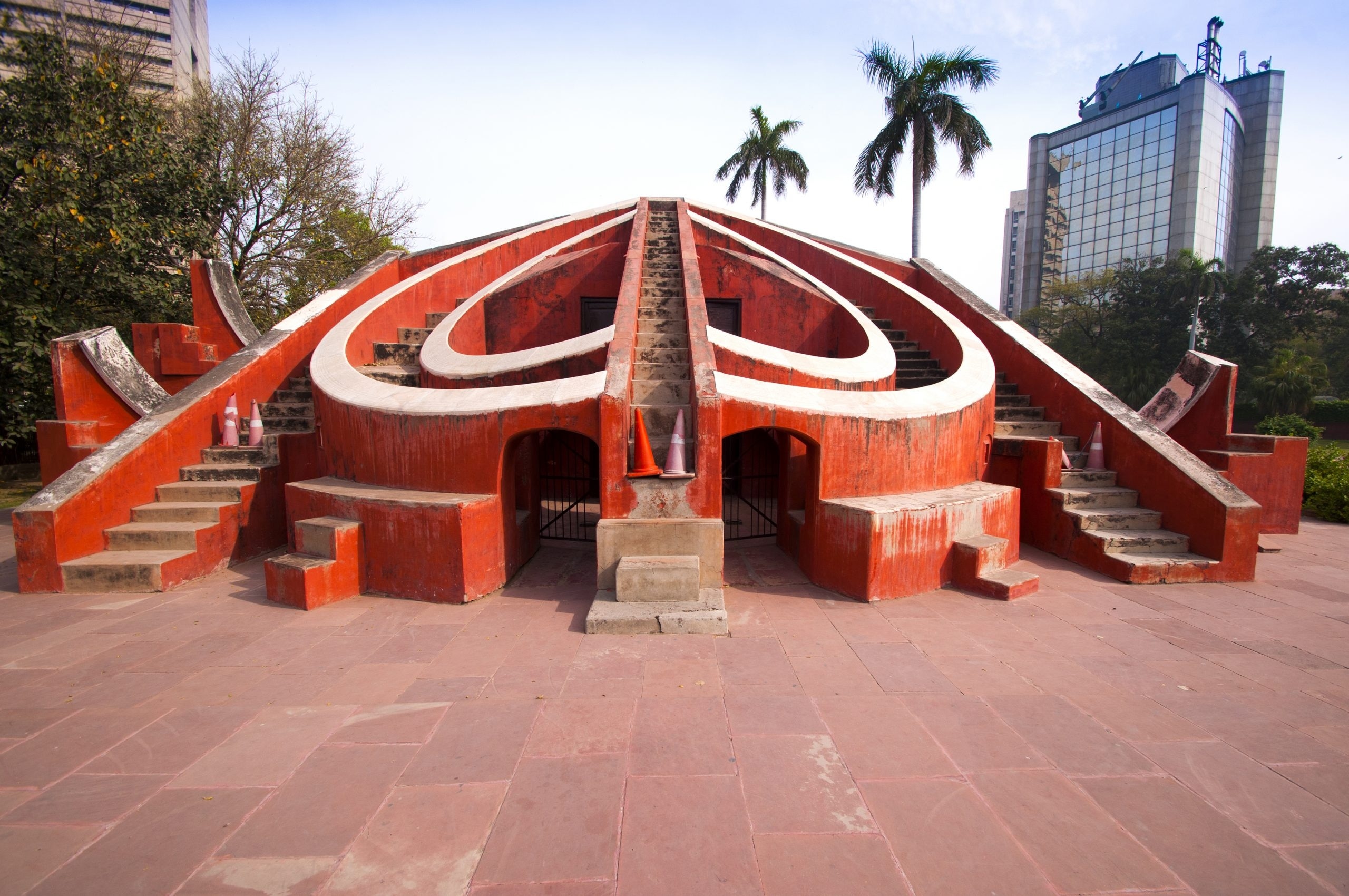 जंतर-मंतर को हाल ही में प्रदर्शन स्थल की सूची से डिनोटिफाई किया गया है.