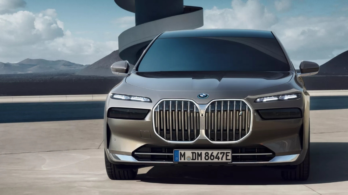 BMW i7