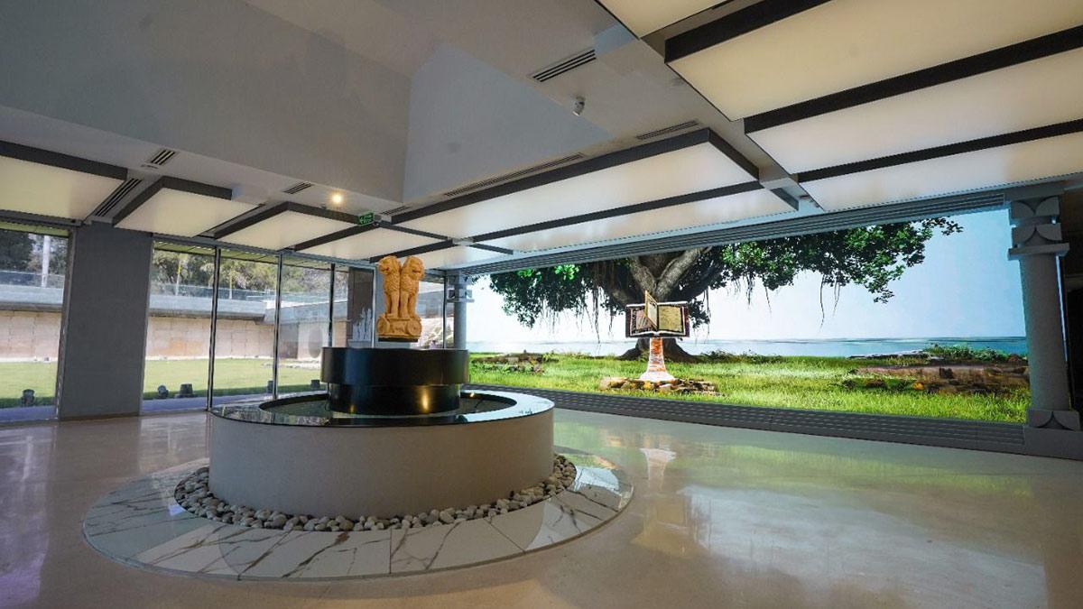 The design of the museum building is inspired by the theme of rising India, shaped and molded at the hands of its leaders. It incorporates sustainable and energy conservation practices as no tree has been felled or transplanted.