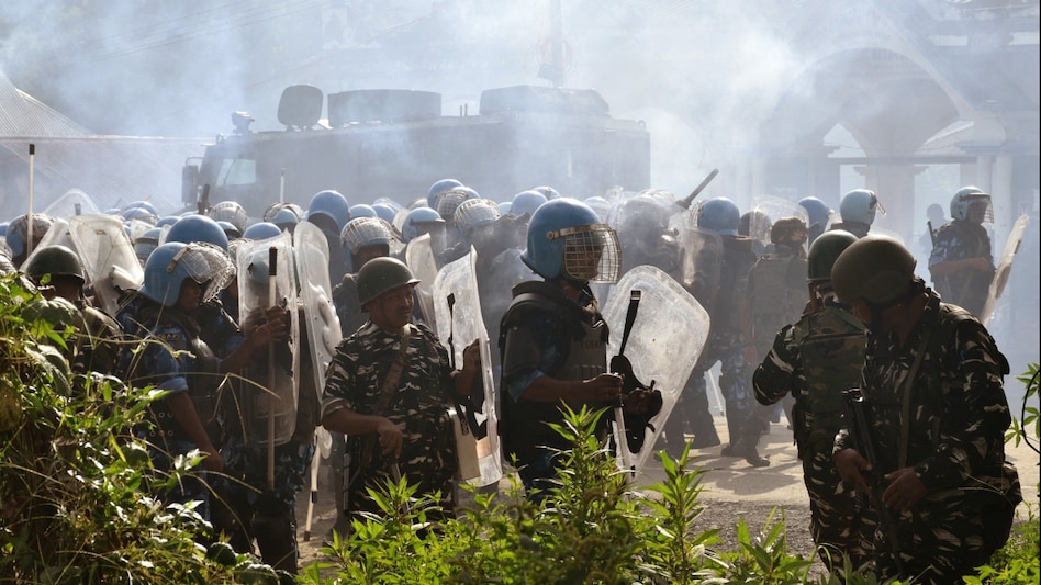 Manipur conflict: Govt declares state as 'disturbed area' Manipur conflict: Govt declares state as 'disturbed area'