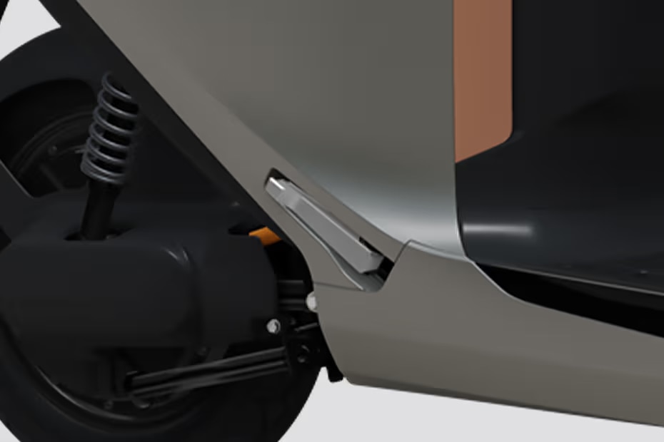 Zero to 80% takes about 2 hours 40 minutes; a full charge takes around four hours