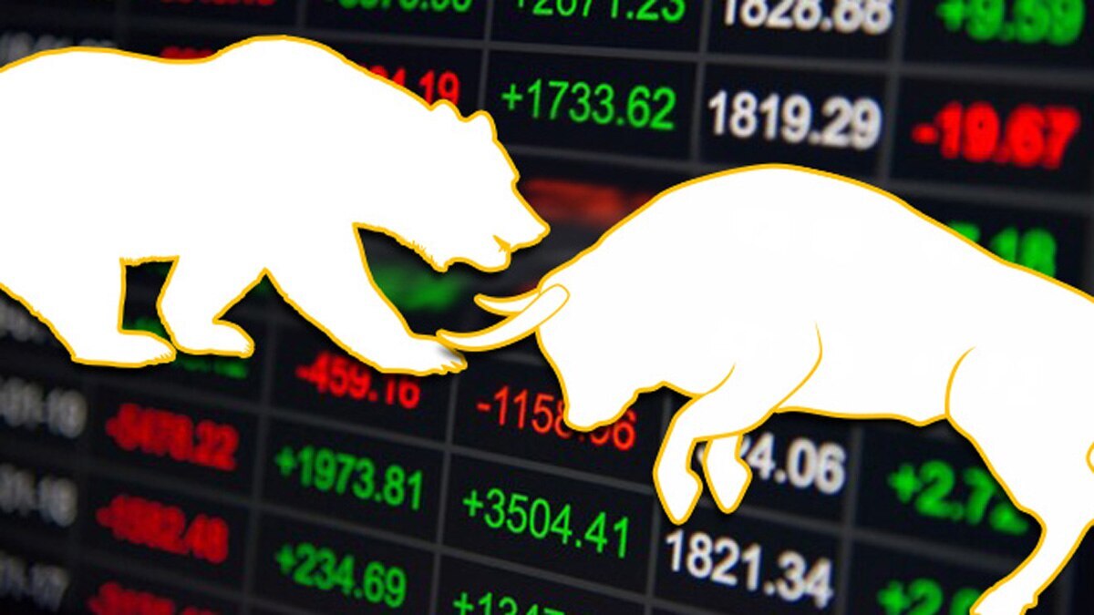 Sensex Today: Market ends in red, Sensex closes 70 points lower; Nifty at 12,018 Share Market Today: Zee Entertainment, Indian Oil Corporation, ICICI Bank, Titan and TCS were among the top gainers in Thursday's trade. On the contrary, HCL Tech, Coal India, Bharti Airtel, Sun Pharma and GAIL were among the top losers.