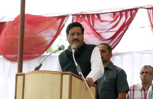 Villagers protest against Jaitapur nuclear plant