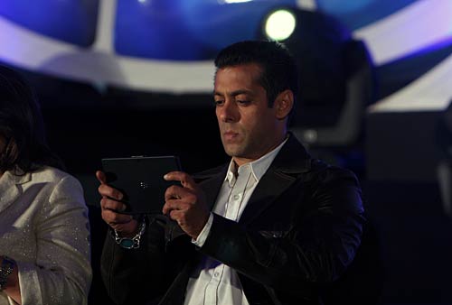 Salman launches BlackBerry PlayBook