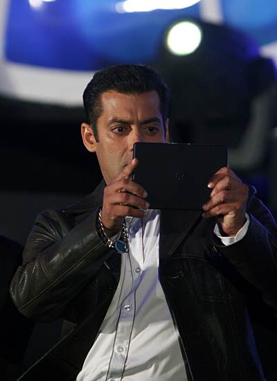 Salman launches BlackBerry PlayBook