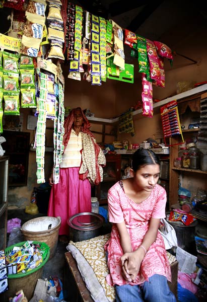 Bhatta Parsaul caught in land knot