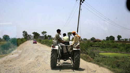 Bhatta Parsaul caught in land knot