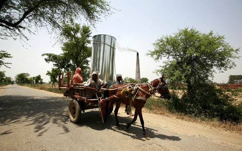 Bhatta Parsaul caught in land knot
