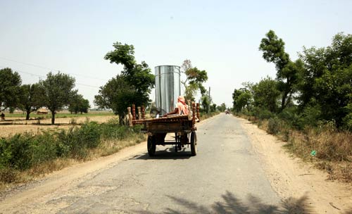 Bhatta Parsaul caught in land knot