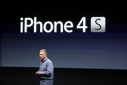 Apple CEO Tim Cook's first launch: iPhone 4S