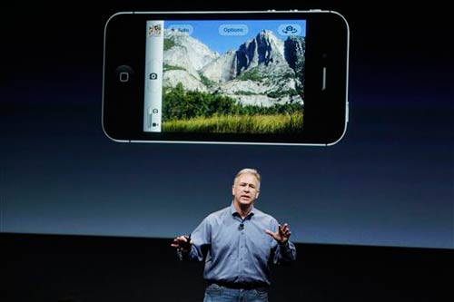 Apple CEO Tim Cook's first launch: iPhone 4S