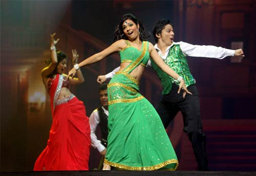 Hyundai launches small car Eon