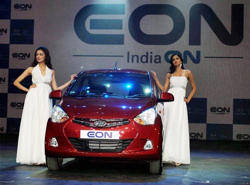 Hyundai launches small car Eon